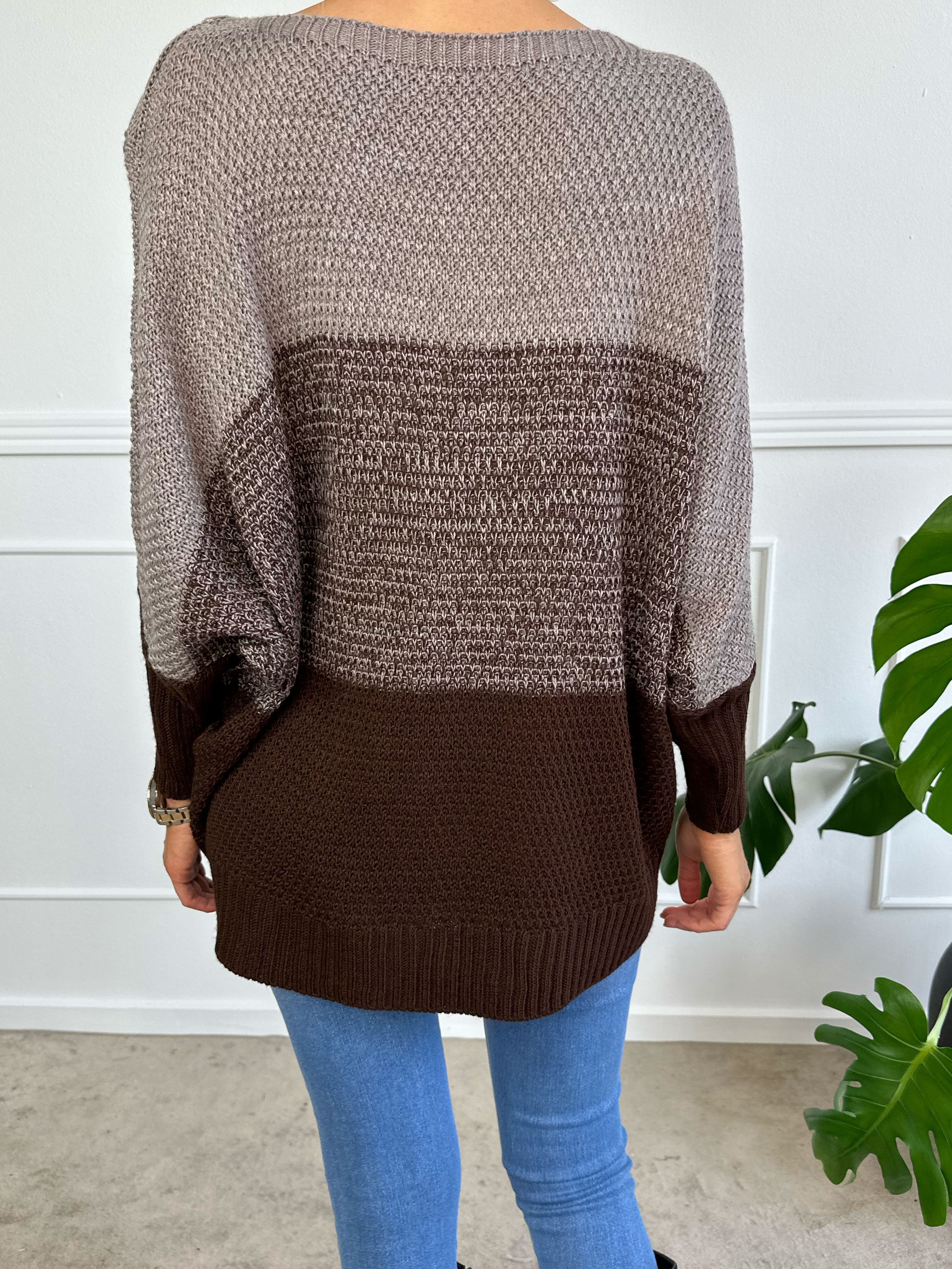 Malika - Flerfarvet strik med flagermusærmer